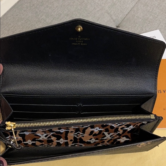 Louis Vuitton Sarah Wallet Jungle Collection - Picture 4 of 9